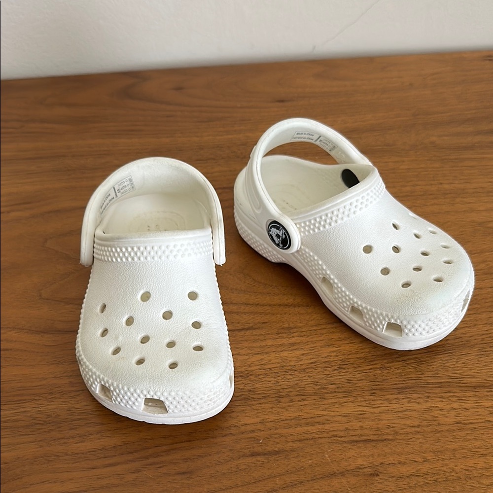 White Toddler Crocs size 5